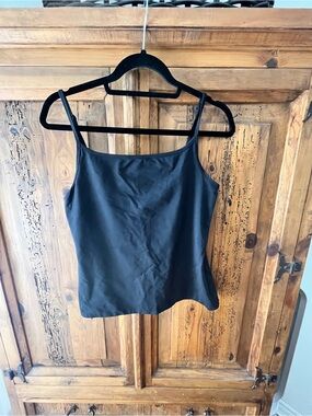 Aritzia Black Contour Tank Top NWOT Size XL